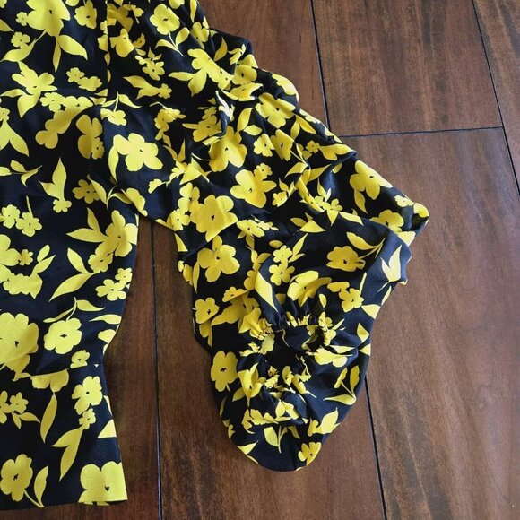 Alice + Olivia Dominica Floral Reversible Tuck-Sleeve Wrap Top Size Medium - Picture 13 of 16